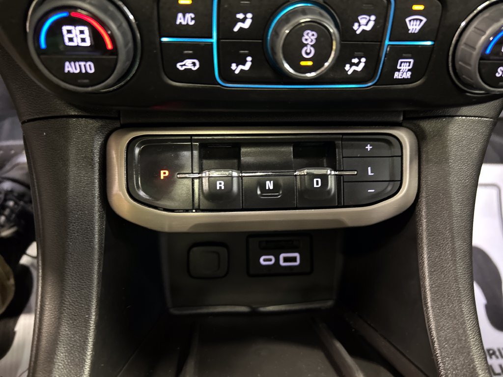 Used 2023 GMC Acadia Denali w/ Denali Ultimate Package AWD/4WD image 20