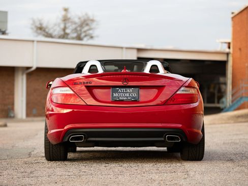 Used 2016 Mercedes-Benz SLK 350 image 9