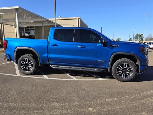 Used 2023 GMC Sierra 1500 AT4 w/ AT4 Premium Package image 2