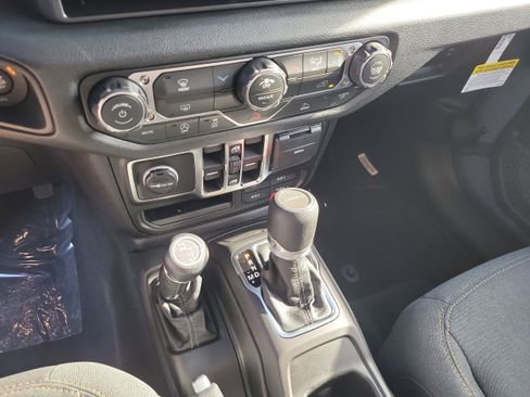 New 2026 Jeep Gladiator Sport image 18