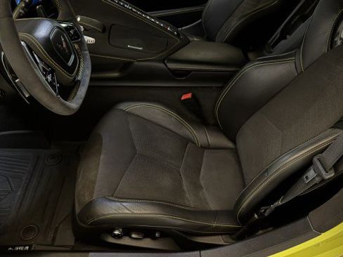 Used 2024 Chevrolet Corvette Stingray Premium Cpe w/ Z51 Performance Package RWD image 16