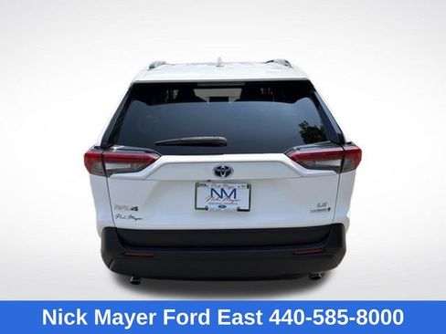 Used 2022 Toyota RAV4 LE AWD/4WD image 7