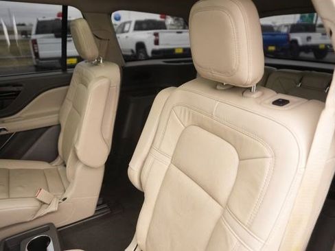 Used 2022 Lincoln Aviator Reserve w/ Elements Package Plus RWD image 14