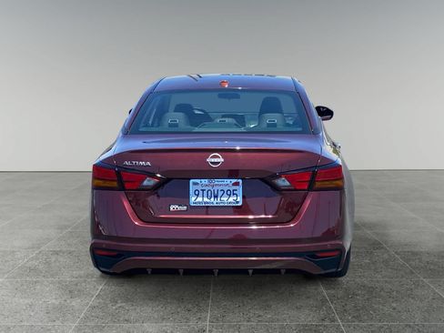 Used 2025 Nissan Altima 2.5 SV FWD image 4
