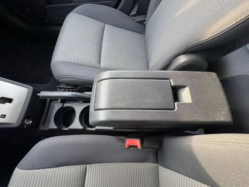 Used 2009 Dodge Caliber SXT FWD image 19