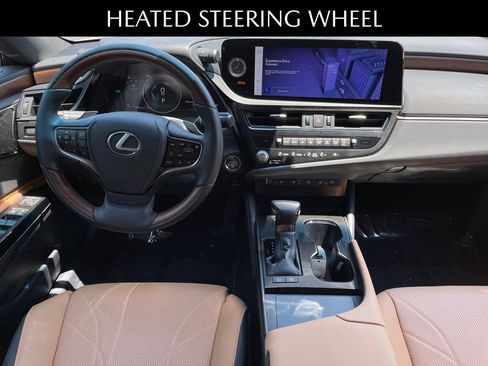 Used 2025 Lexus ES 300h Ultra Luxury w/ Accessory Package (Z1) FWD image 9