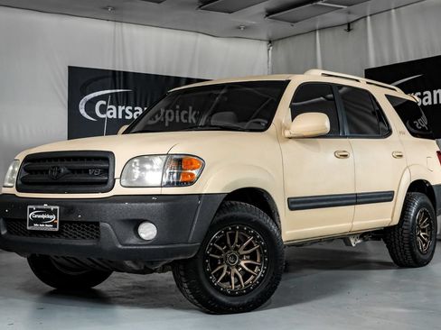 Used 2004 Toyota Sequoia SR5 w/ Convenience Pkg RWD image 4