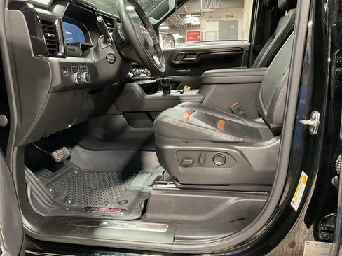 Used 2023 GMC Sierra 1500 AT4 w/ AT4 Preferred Package image 6
