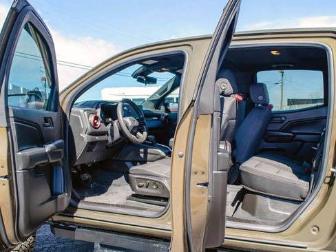 Used 2023 Chevrolet Colorado Trail Boss w/ Advanced Trailering Package image 10