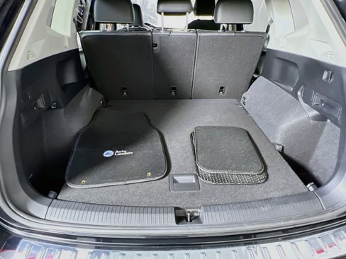 Used 2022 Volkswagen Tiguan SE AWD/4WD image 24