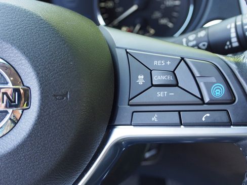 Used 2019 Nissan Rogue SV w/ Premium Package image 23