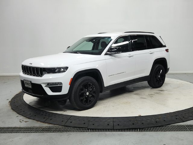 Used 2023 Jeep Grand Cherokee Limited AWD/4WD image 4