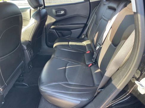 Used 2018 Jeep Compass Limited AWD/4WD image 19