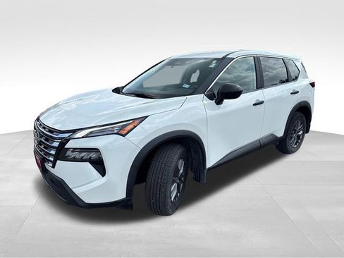 Certified 2024 Nissan Rogue S FWD image 4