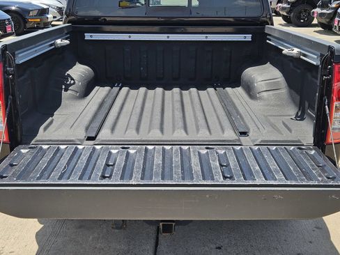 Used 2016 Nissan Frontier SL w/ Moonroof Package RWD image 18