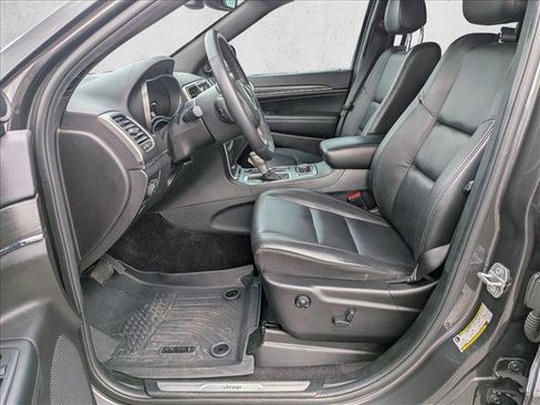 Used 2018 Jeep Grand Cherokee Limited image 16