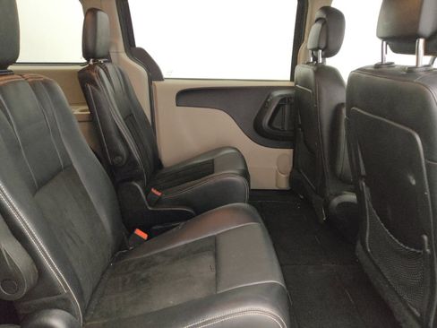 Used 2017 Dodge Grand Caravan SXT image 19