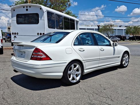 Used 2007 Mercedes-Benz C 230 Sedan image 7