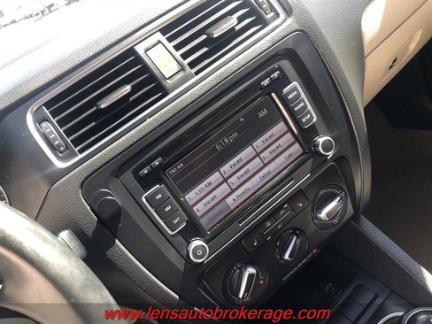 Used 2012 Volkswagen Jetta SE FWD image 14