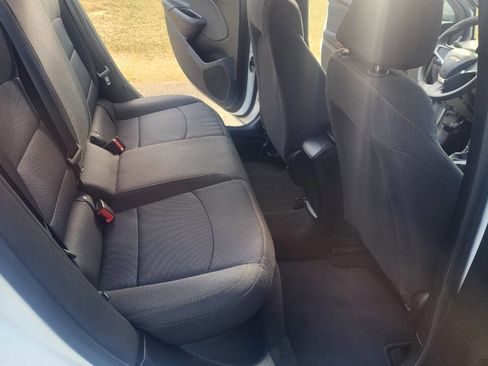 Used 2018 Chevrolet Cruze LS image 17