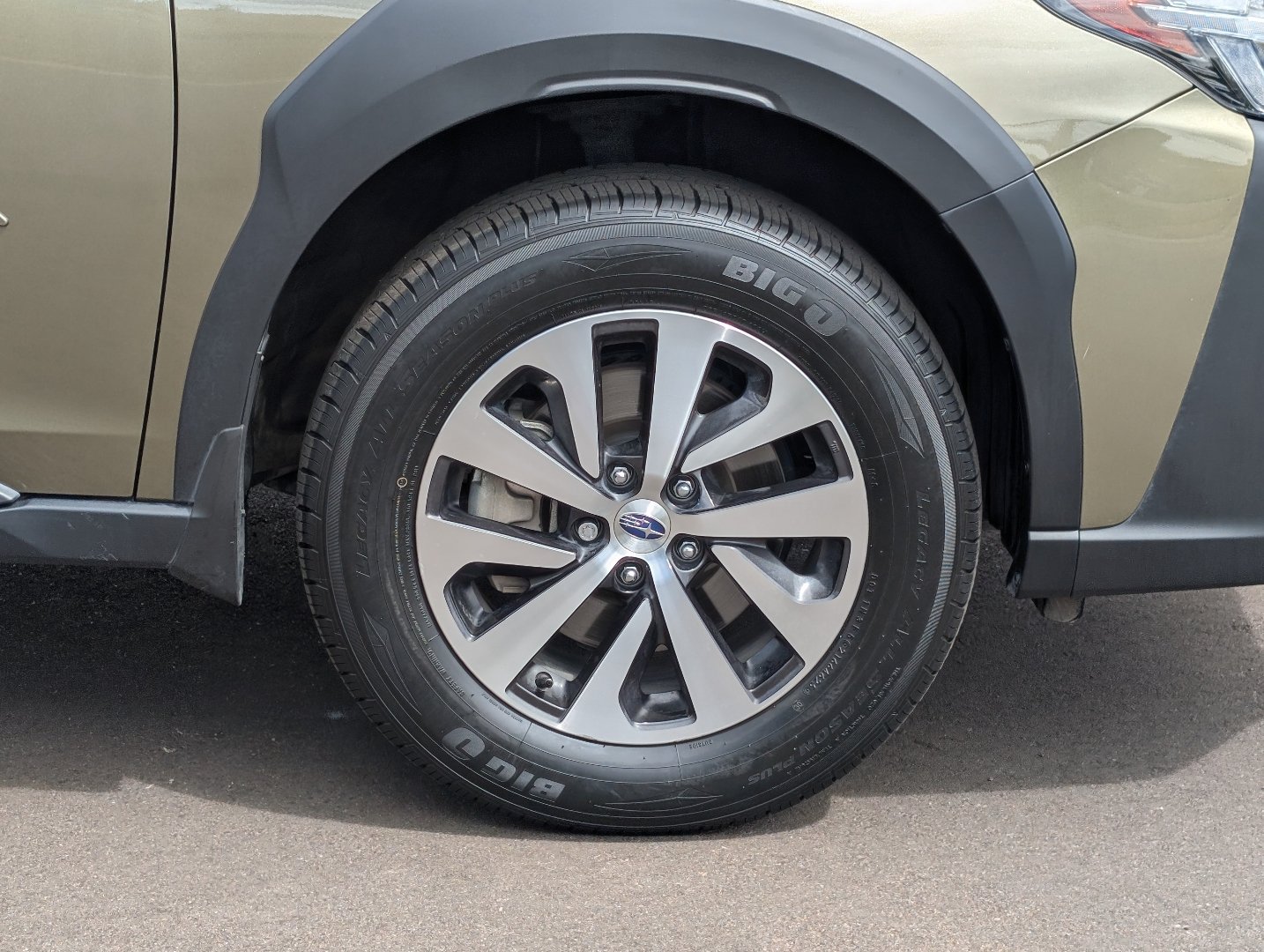 Used 2025 Subaru Outback Premium AWD/4WD image 8