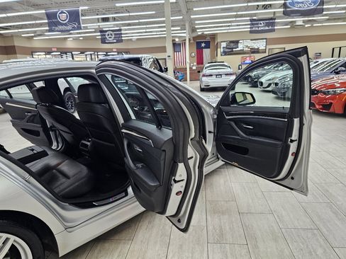 Used 2013 BMW 550i Sedan image 15