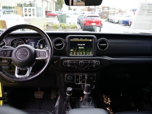 Used 2023 Jeep Wrangler Sahara w/ Cold Weather Group image 19