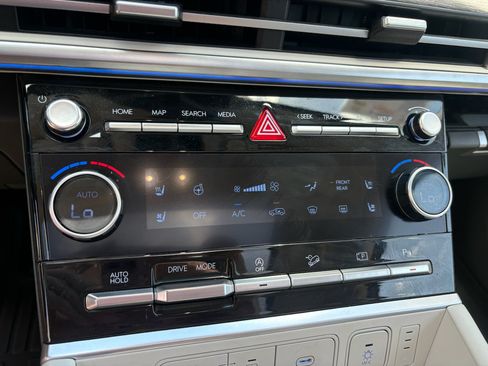 Used 2025 Hyundai Santa Fe Calligraphy FWD image 19