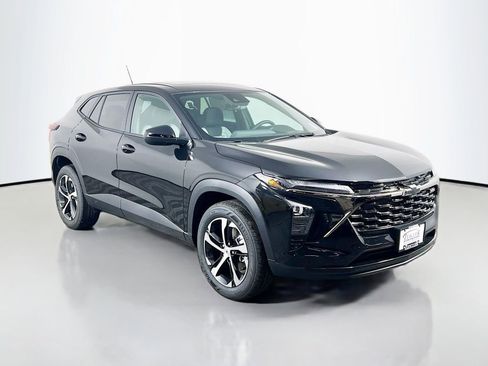 New 2026 Chevrolet Trax RS w/ Sunroof Package image 3