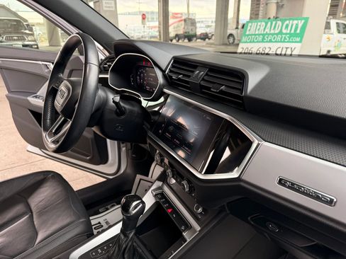 Used 2020 Audi Q3 2.0T Premium image 24