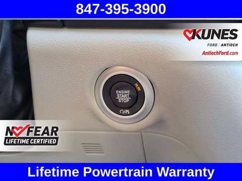 Used 2023 Chrysler Pacifica Touring-L FWD image 44