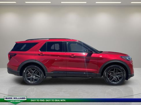 Used 2025 Ford Explorer ST-Line w/ ST-Line Street Pack AWD/4WD image 2