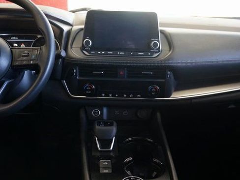 Used 2023 Nissan Rogue SV image 35