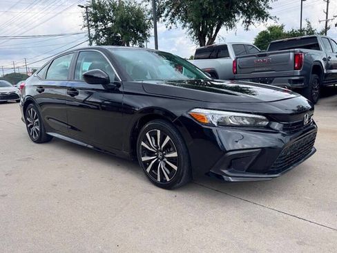 Used 2023 Honda Civic EX image 3