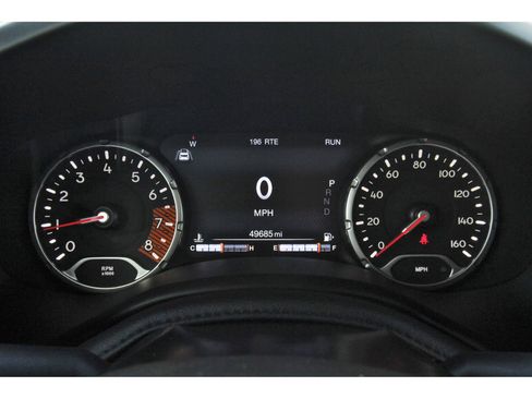 Used 2021 Jeep Renegade Latitude w/ Sun & Sound Group image 16