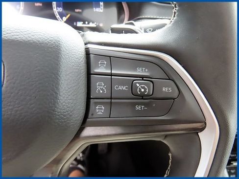 Certified 2024 Jeep Grand Cherokee Limited AWD/4WD image 18