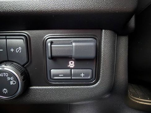 Used 2023 Chevrolet Suburban Premier w/ Advanced Technology Package AWD/4WD image 41