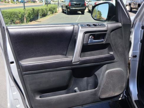 Used 2016 Toyota 4Runner SR5 Premium w/ Four Season Floor Mat Package image 15