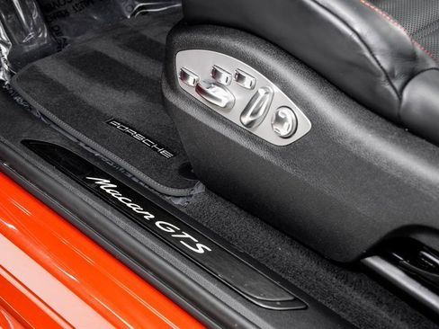 Used 2024 Porsche Macan GTS image 12