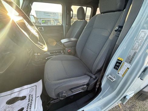 Certified 2024 Jeep Wrangler Sport S image 9