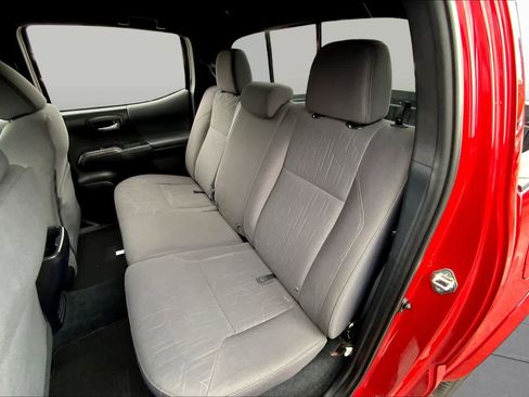 Used 2018 Toyota Tacoma TRD Sport w/ Technology Package RWD image 20