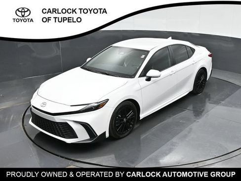 Used 2026 Toyota Camry SE FWD image 43