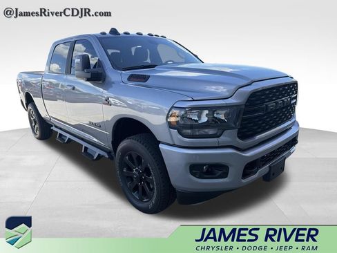 Used 2024 RAM 3500 Big Horn w/ Night Edition AWD/4WD image 4