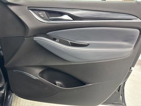 Used 2023 Buick Enclave Essence image 29