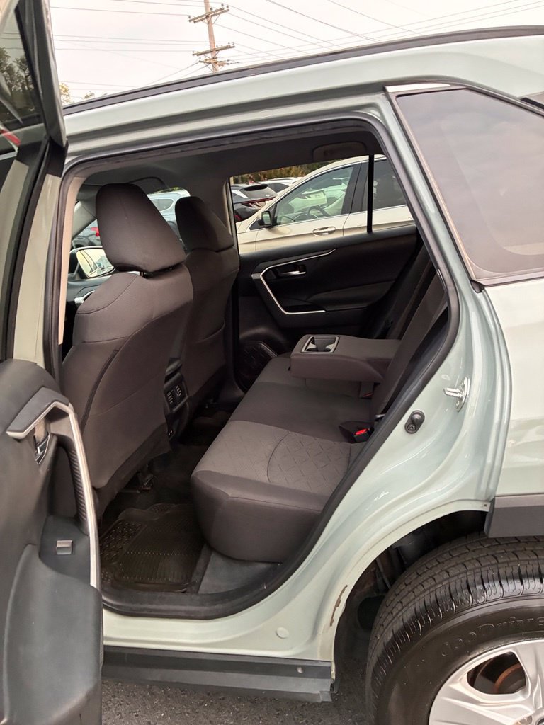 Used 2021 Toyota RAV4 XLE FWD image 26