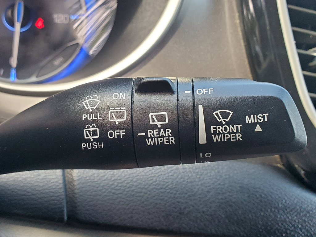 Used 2023 Chrysler Pacifica Touring-L FWD image 29