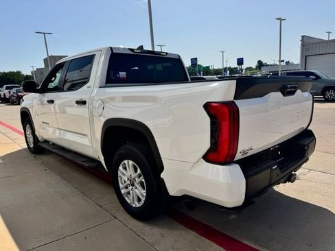 Used 2026 Toyota Tundra SR5 w/ SR5 Convenience Package AWD/4WD image 5