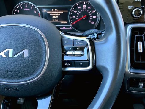 Used 2023 Kia Sorento S w/ Panoramic Sunroof Package image 24