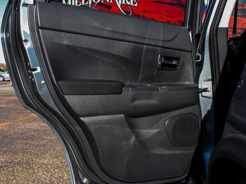 New 2025 Mitsubishi Outlander Sport ES image 12