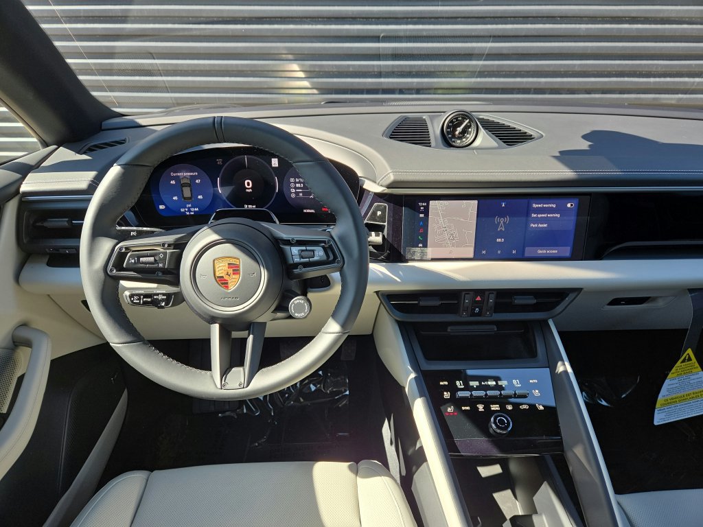 Certified 2026 Porsche Macan 4 Electric AWD/4WD image 8
